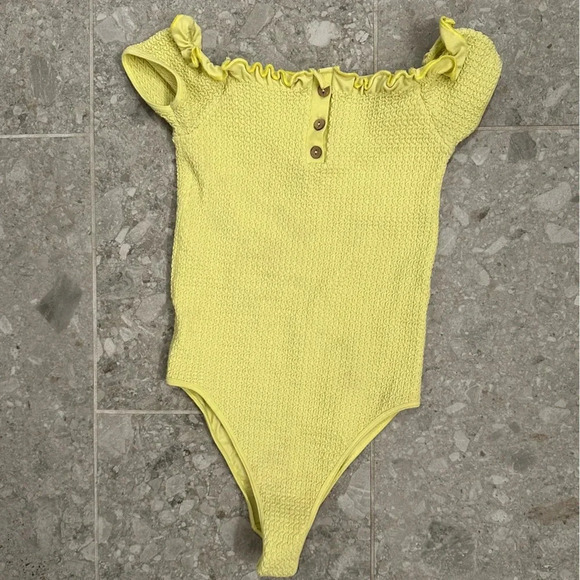 NWOT Urban Outfitters XS Buttercup Off-The-Shoulder One-Piece Swimsuit - Picture 6 of 9